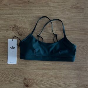 Alo Yoga Airlift Intrigue Bra in Midnight Green size S- worn once